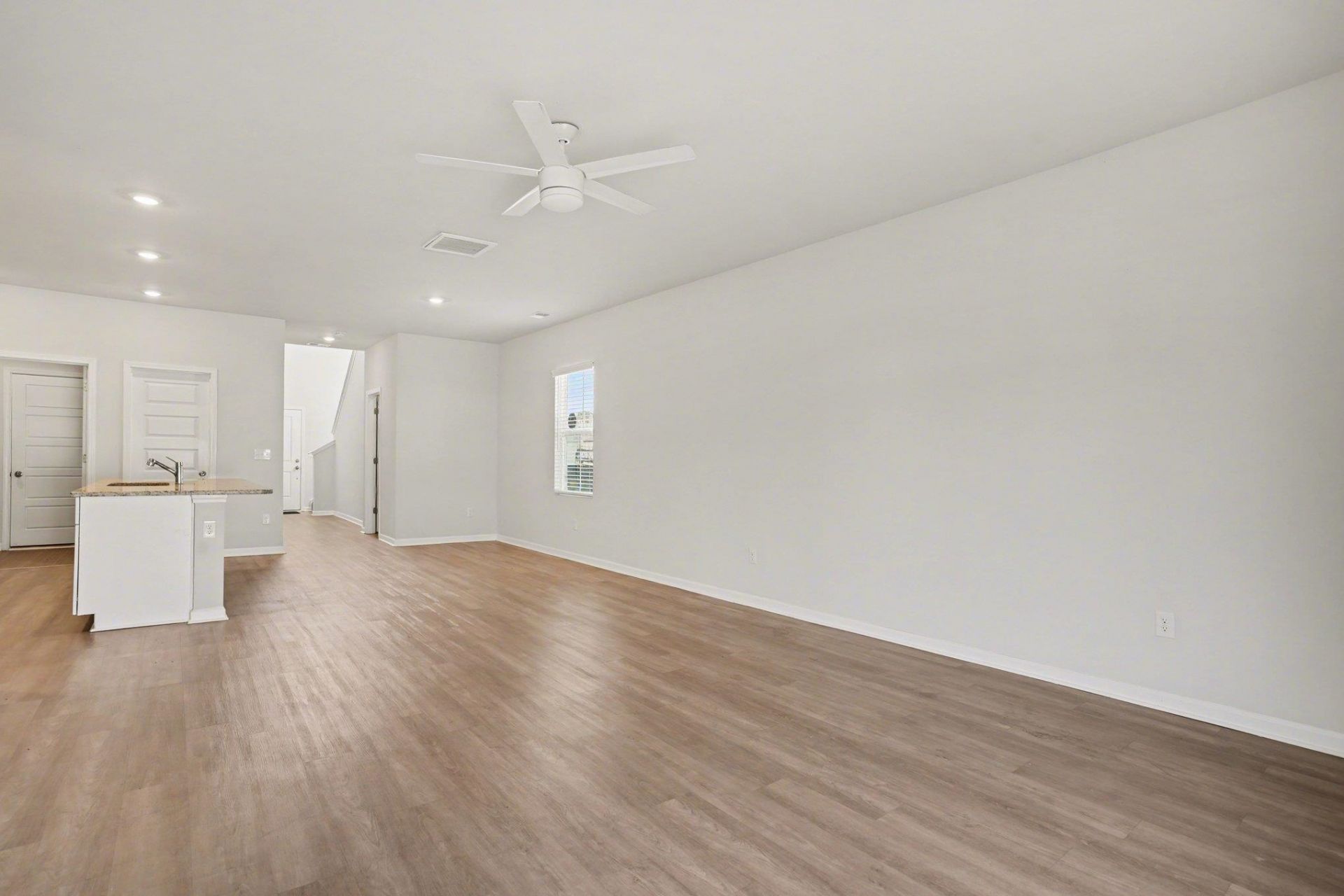 8196 Forest Edge Dr. Photo 21
