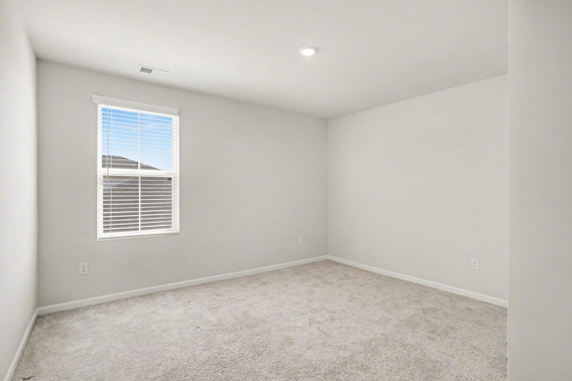 8196 Forest Edge Dr. Photo 41