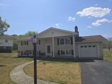 429 E Fairlawn Dr , Covington, VA 24426