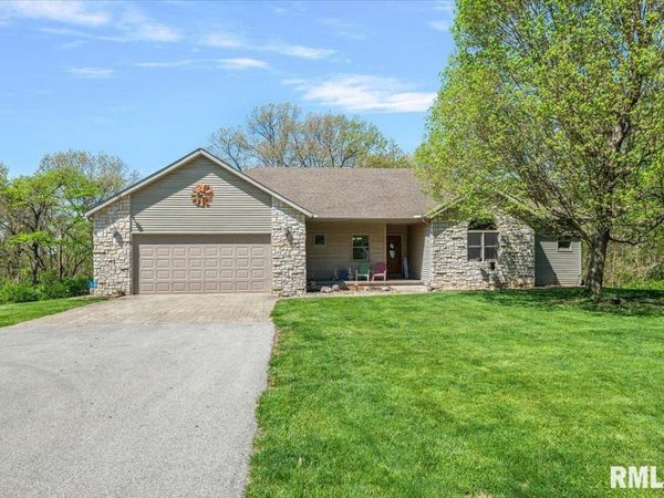 13563 WOODLAND Drive, Athens, IL 62613