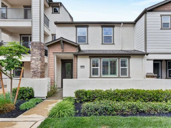 3074 Meadow Run Walk, Sacramento, CA 95833