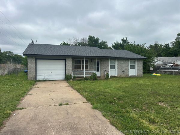 1129 S Oak Street , Bristow, OK 74010