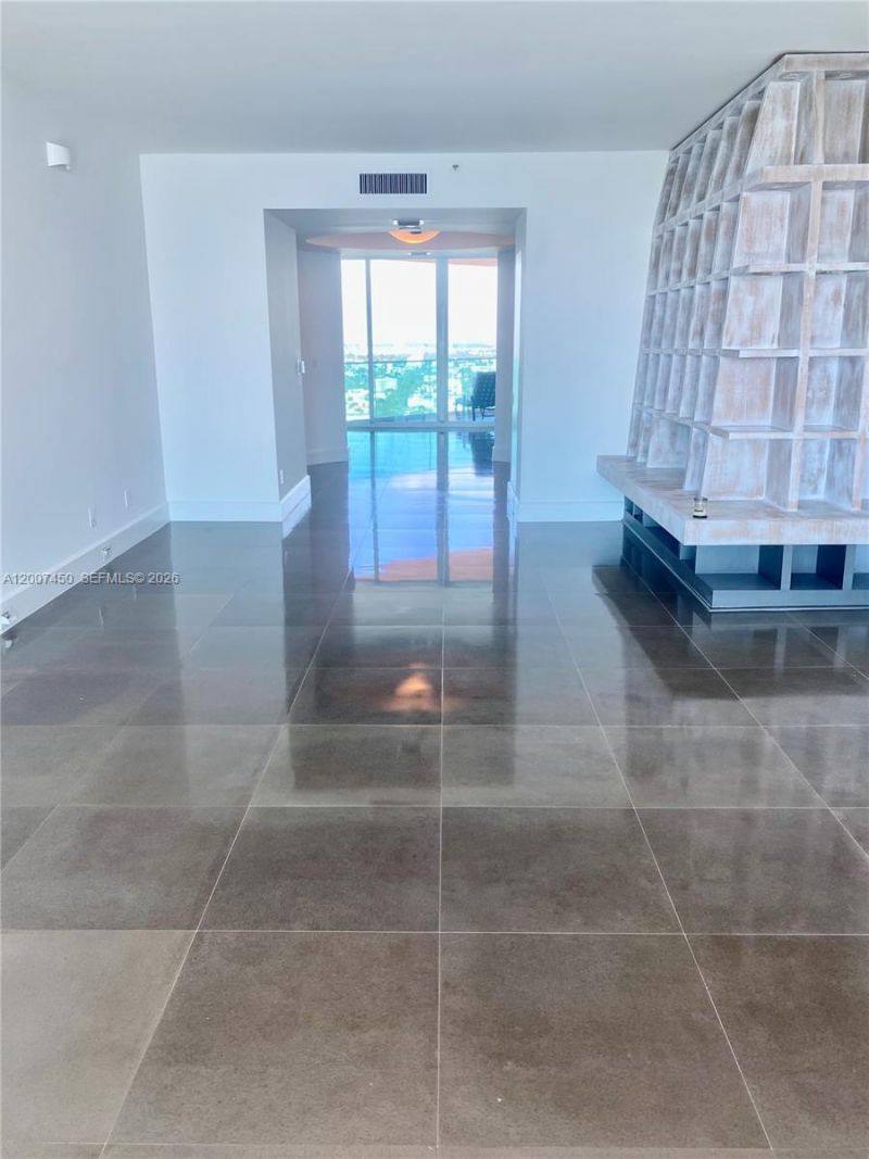 300 S Pointe Dr , Unit 3204, Miami Beach, FL 33139 Photo