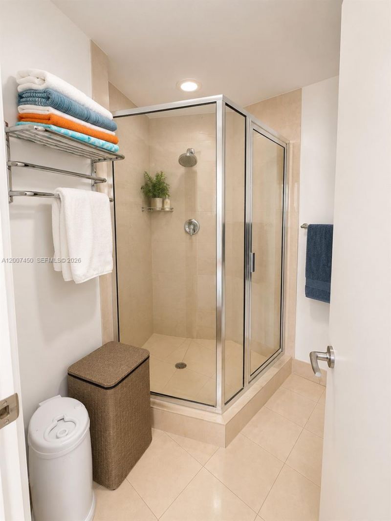 300 S Pointe Dr , Unit 3204, Miami Beach, FL 33139 Photo