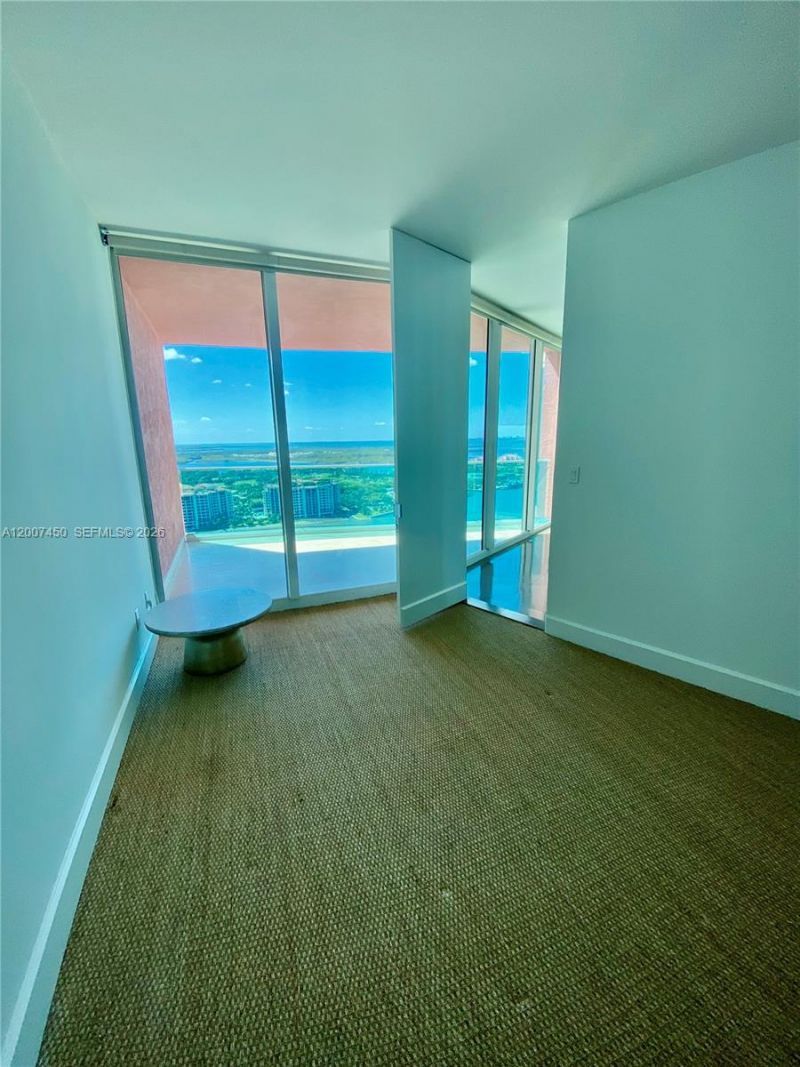 300 S Pointe Dr , Unit 3204, Miami Beach, FL 33139 Photo