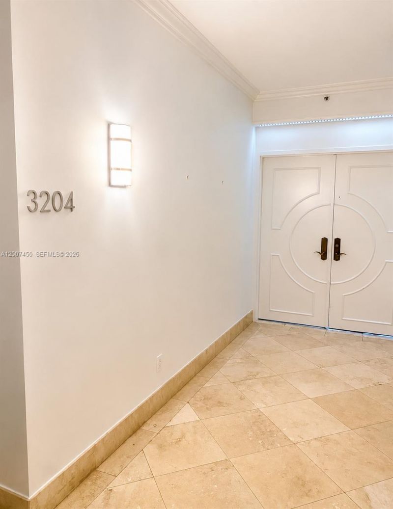 300 S Pointe Dr , Unit 3204, Miami Beach, FL 33139 Photo