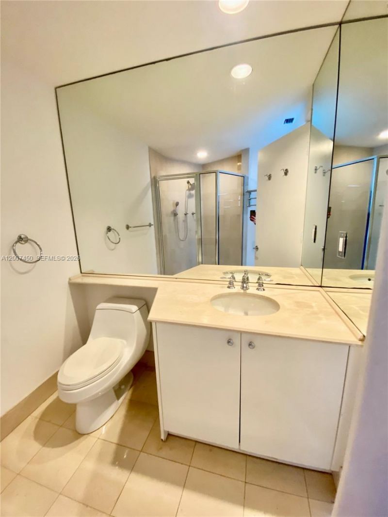 300 S Pointe Dr , Unit 3204, Miami Beach, FL 33139 Photo