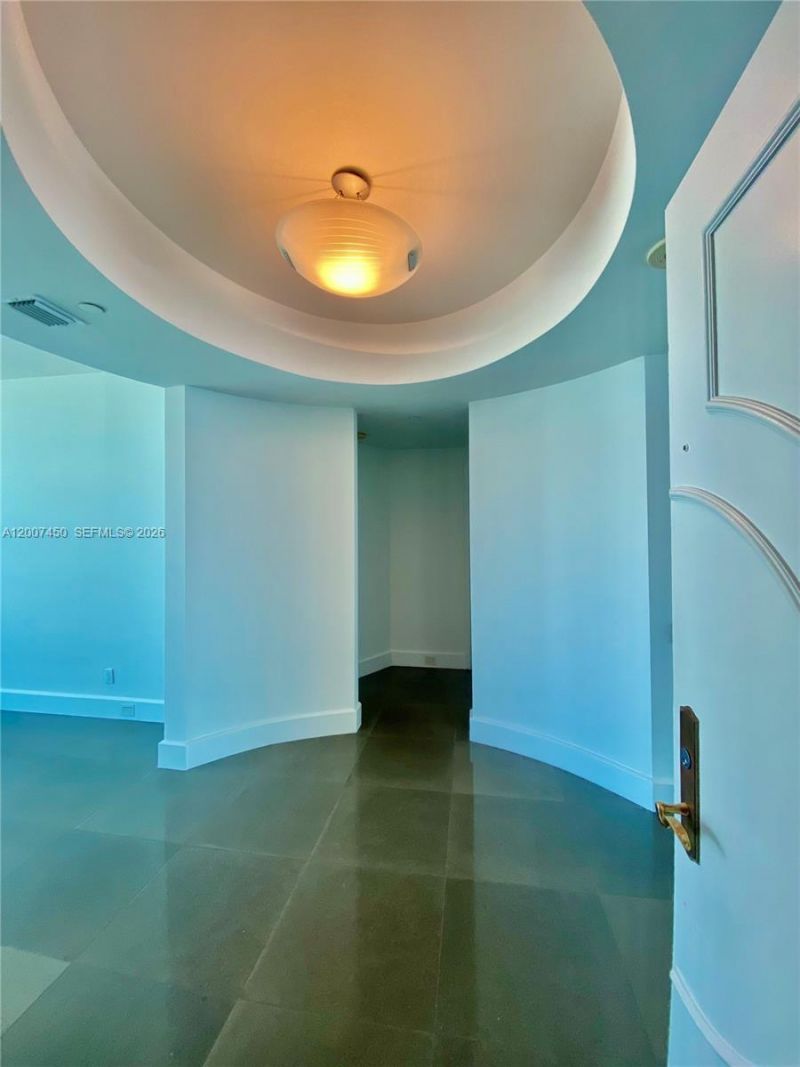 300 S Pointe Dr , Unit 3204, Miami Beach, FL 33139 Photo