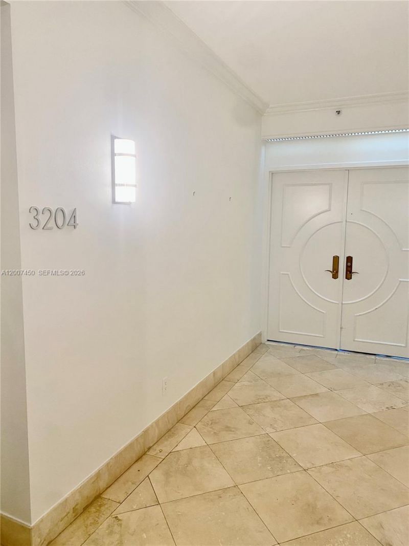 300 S Pointe Dr , Unit 3204, Miami Beach, FL 33139 Photo