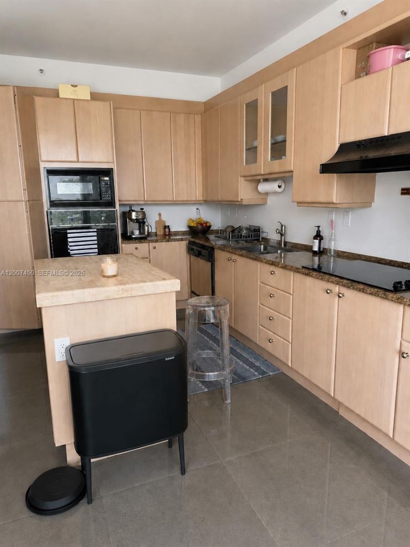 300 S Pointe Dr , Unit 3204, Miami Beach, FL 33139 Photo