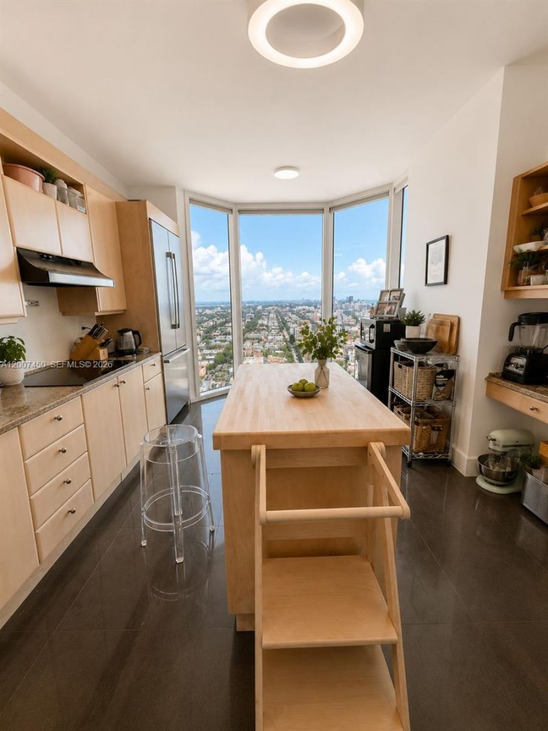 300 S Pointe Dr , Unit 3204, Miami Beach, FL 33139 Photo