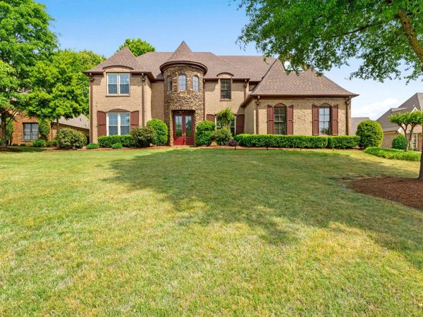 530 WINDING VALLEY LN, Collierville, TN 38017
