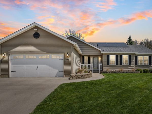 1955 Charleston Drive, Marion, IA 52302