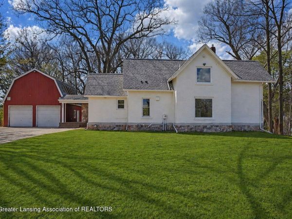 652 E Jefferson Street, Grand Ledge, MI 48837