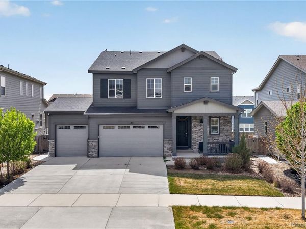 127 N Oak Hill Way, Aurora, CO 80018