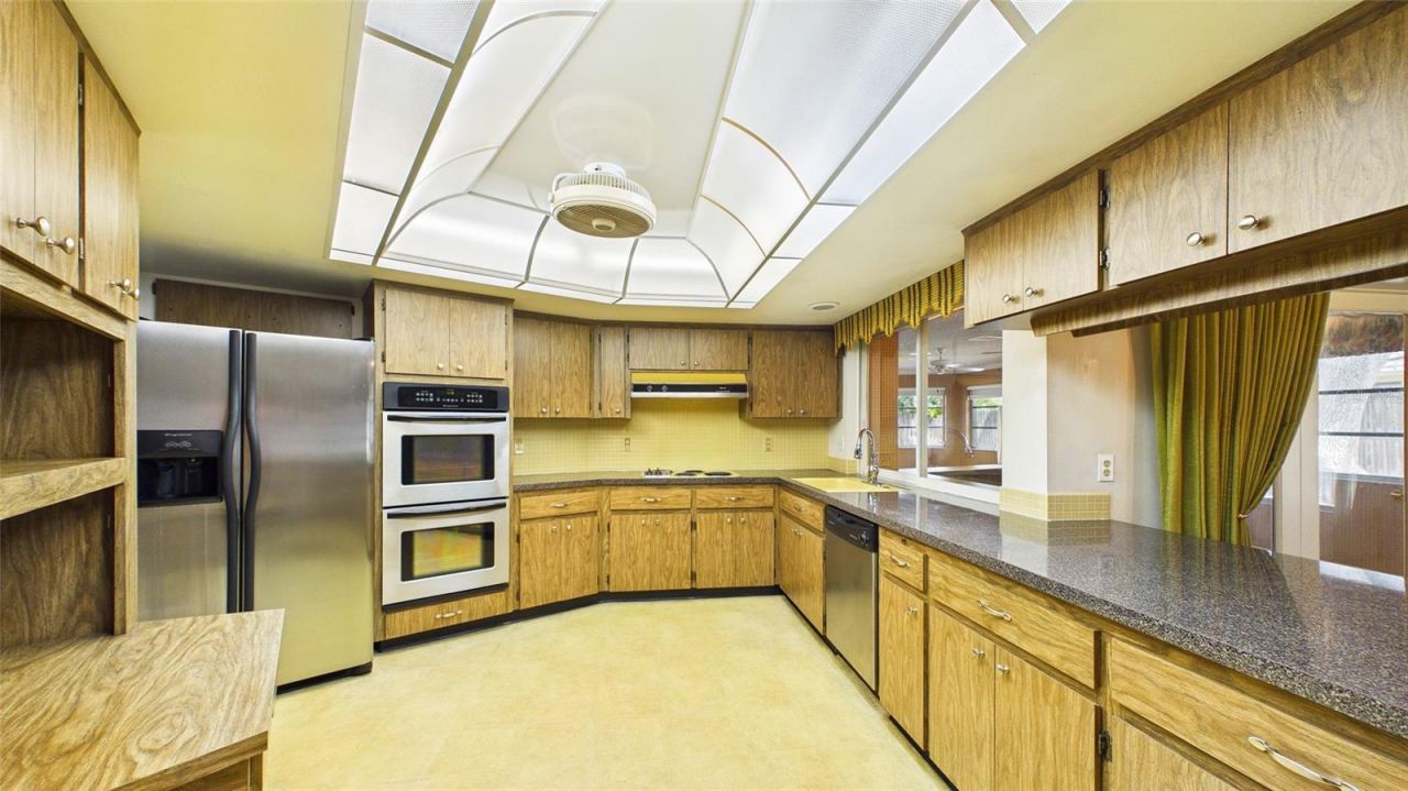 1116 N Riverhills Drive, Temple Terrace, FL 33617 Photo