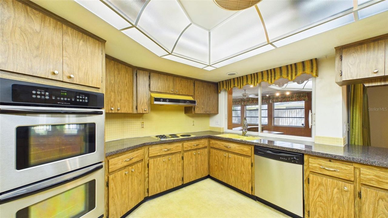 1116 N Riverhills Drive, Temple Terrace, FL 33617 Photo