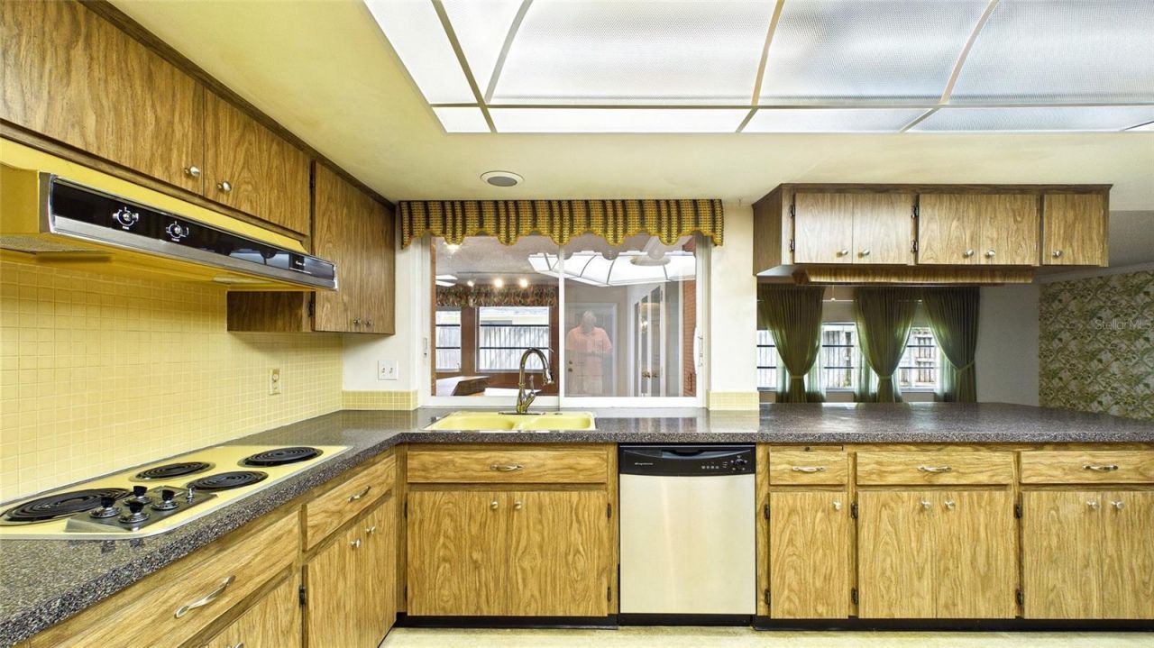 1116 N Riverhills Drive, Temple Terrace, FL 33617 Photo