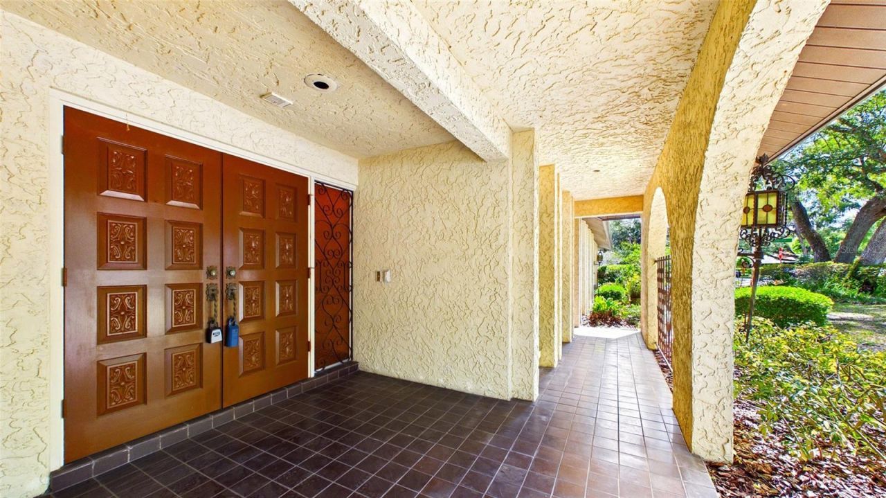 1116 N Riverhills Drive, Temple Terrace, FL 33617 Photo