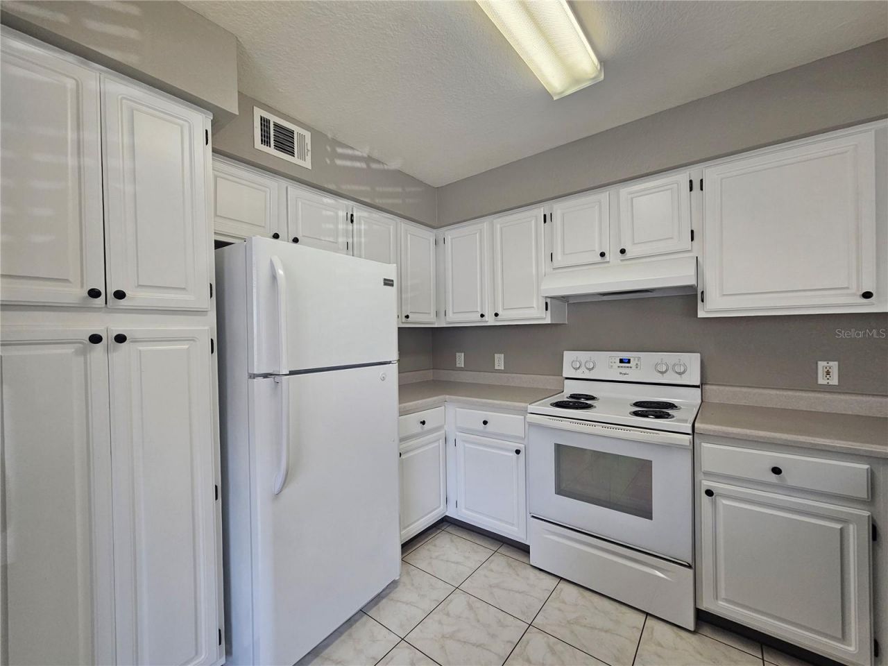 13838 Fairway Island Drive, Unit 1418, Orlando, FL 32837 Photo