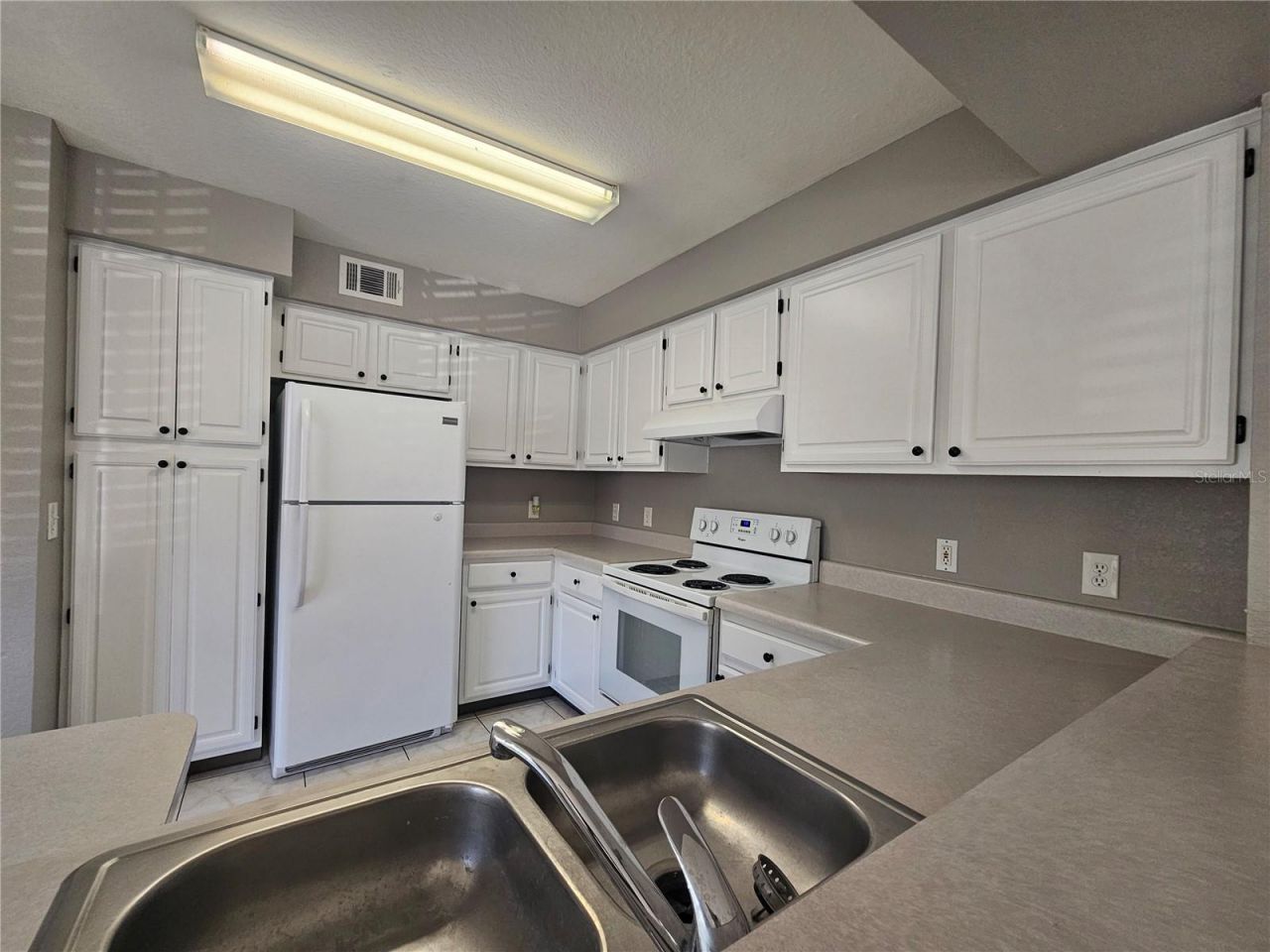 13838 Fairway Island Drive, Unit 1418, Orlando, FL 32837 Photo