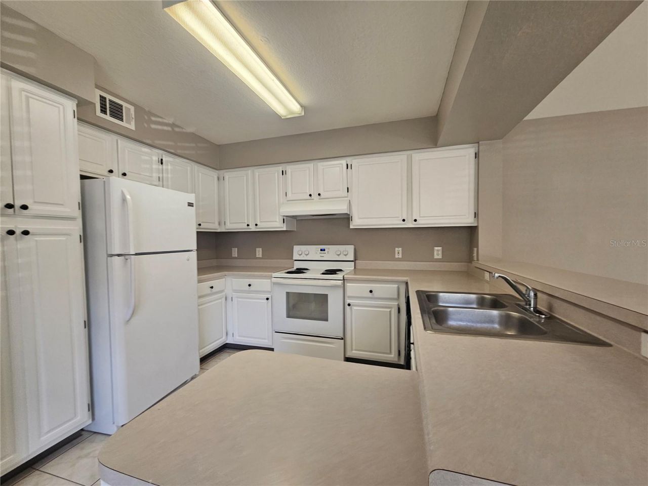 13838 Fairway Island Drive, Unit 1418, Orlando, FL 32837 Photo