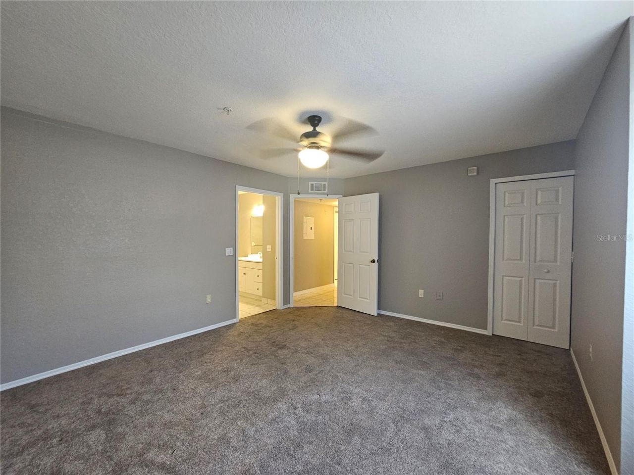13838 Fairway Island Drive, Unit 1418, Orlando, FL 32837 Photo