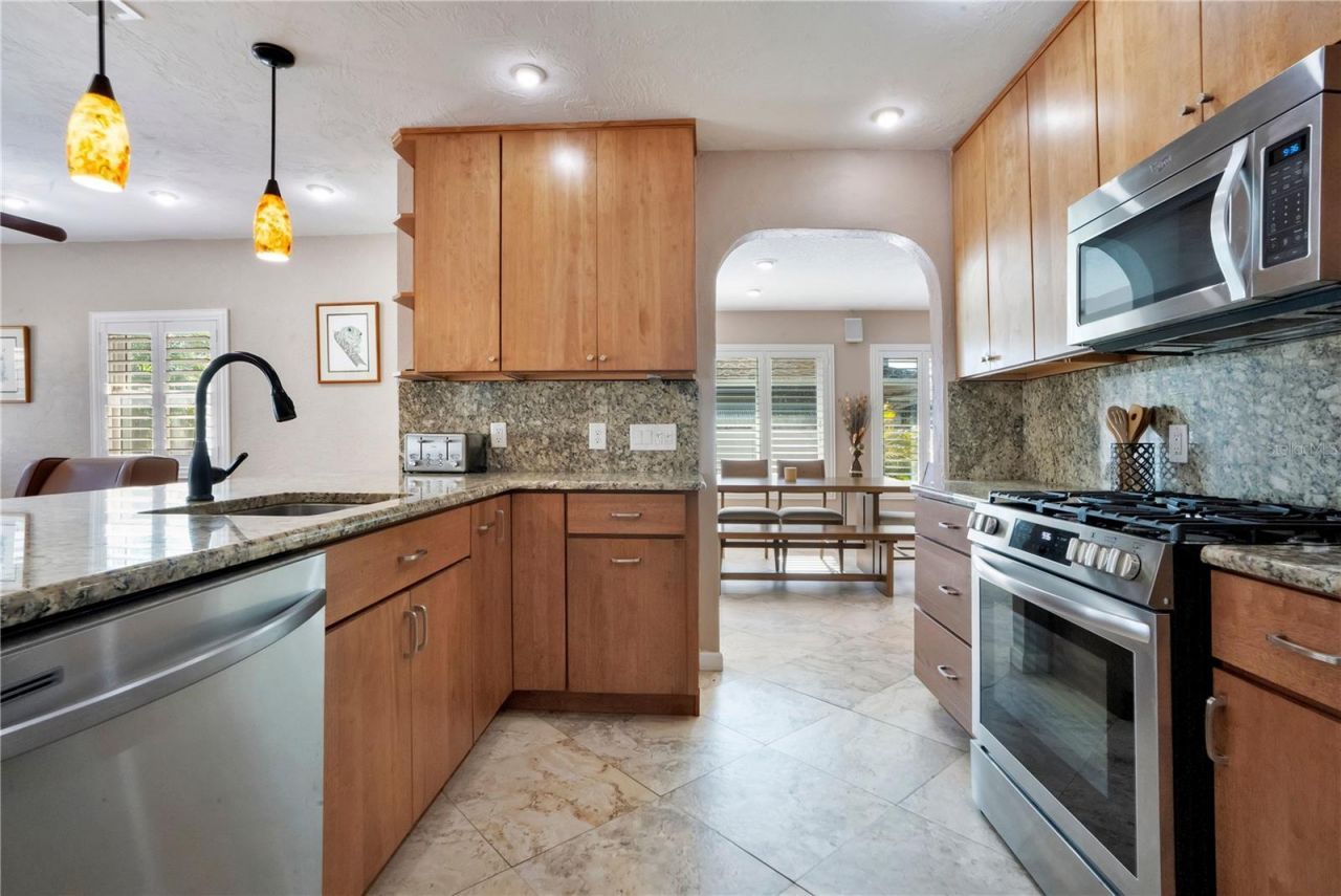 145 27th Avenue N, Saint Petersburg, FL 33704 Photo