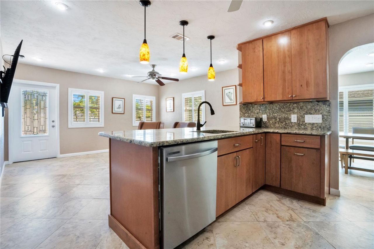 145 27th Avenue N, Saint Petersburg, FL 33704 Photo