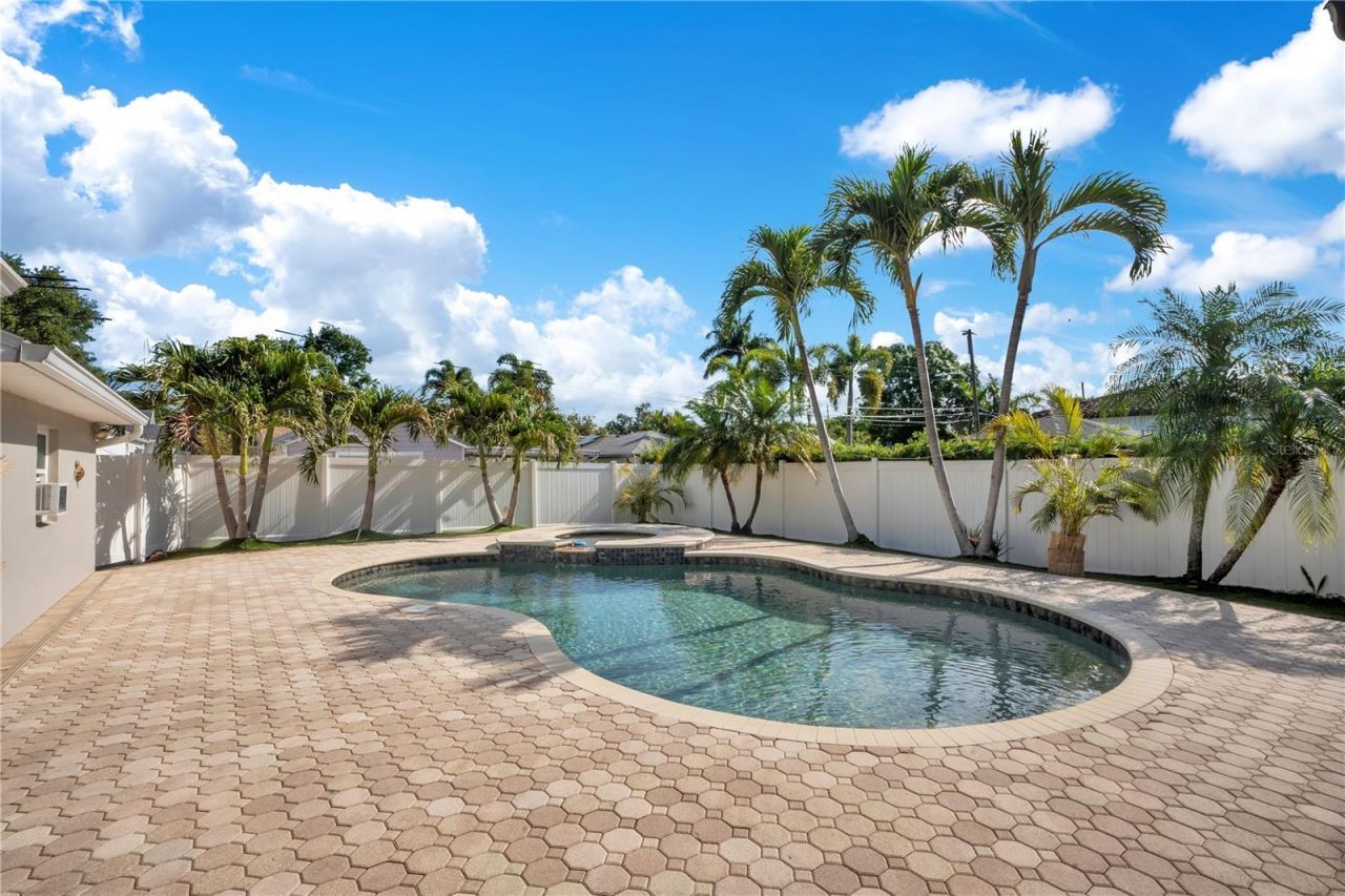 145 27th Avenue N, Saint Petersburg, FL 33704 Photo
