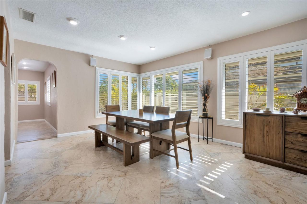 145 27th Avenue N, Saint Petersburg, FL 33704 Photo