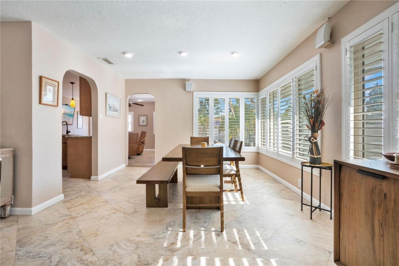 145 27th Avenue N, Saint Petersburg, FL 33704 Photo