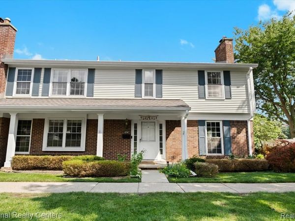42142 Roscommon Street , Northville, MI 48167