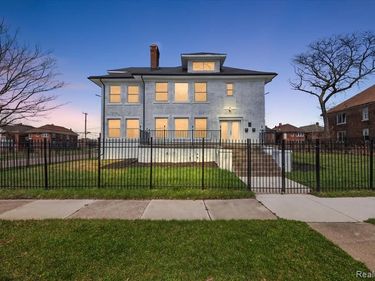 2080 Gladstone Street , Detroit, MI 48206