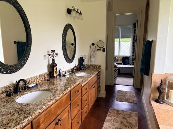 1603 Las Entradas DR , Spicewood, TX 78669