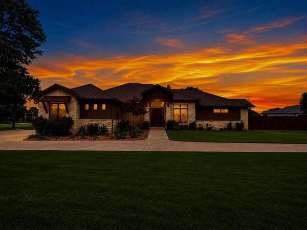 130 Saddle LN, Liberty Hill, TX 78642