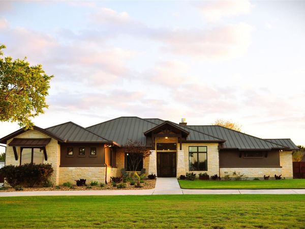 130 Saddle LN, Liberty Hill, TX 78642