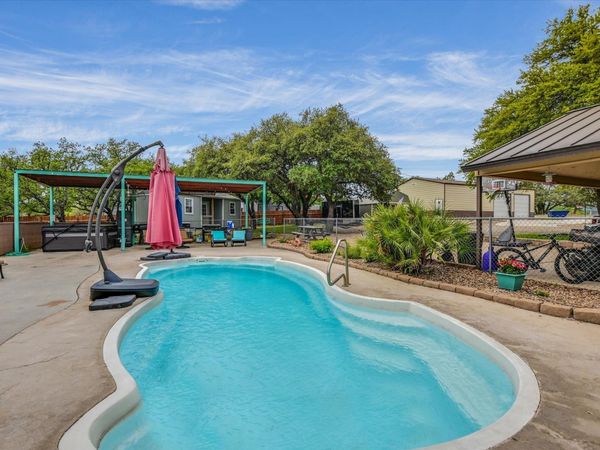 800 Texas Ave, Kingsland, TX 78639