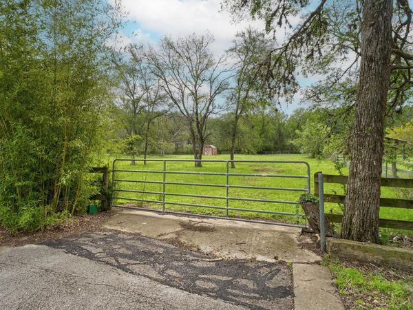 7 Pillow RD, Sunset Valley, TX 78745
