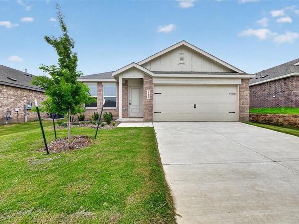 2051 Stable Lane , Aubrey, TX 76227