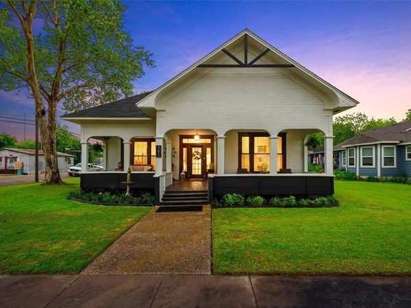 201 W Pecan Street , West, TX 76691