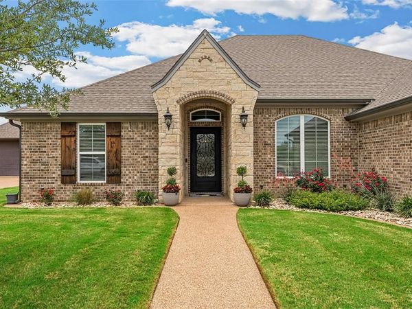 609 Hunton Lane , Robinson, TX 76706
