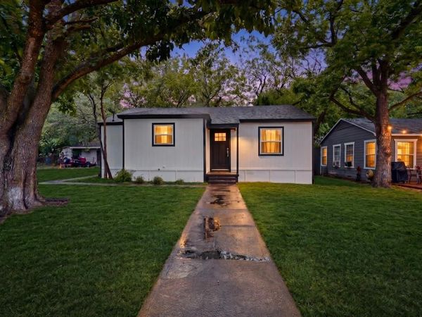 1103 N Sherman Street, Ennis, TX 75119