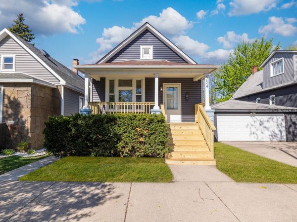 554 Douglas Avenue , Calumet City, IL 60409