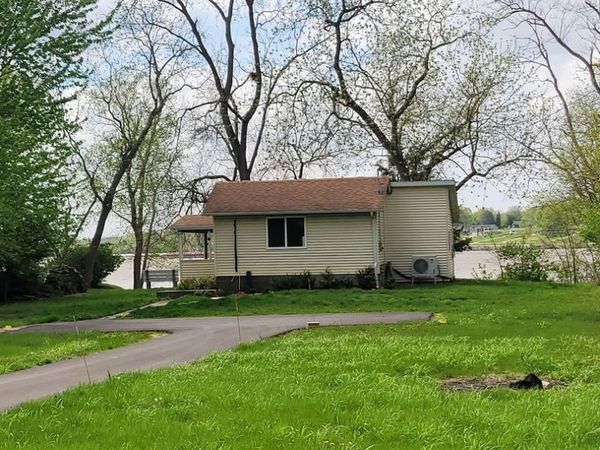 2365 S High Street , Port Byron, IL 61275