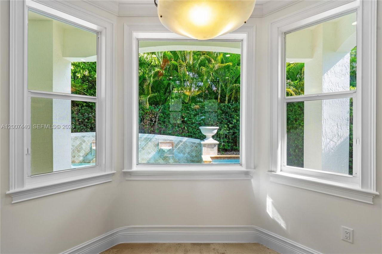 4065 Battersea Rd , Miami, FL 33133 Photo