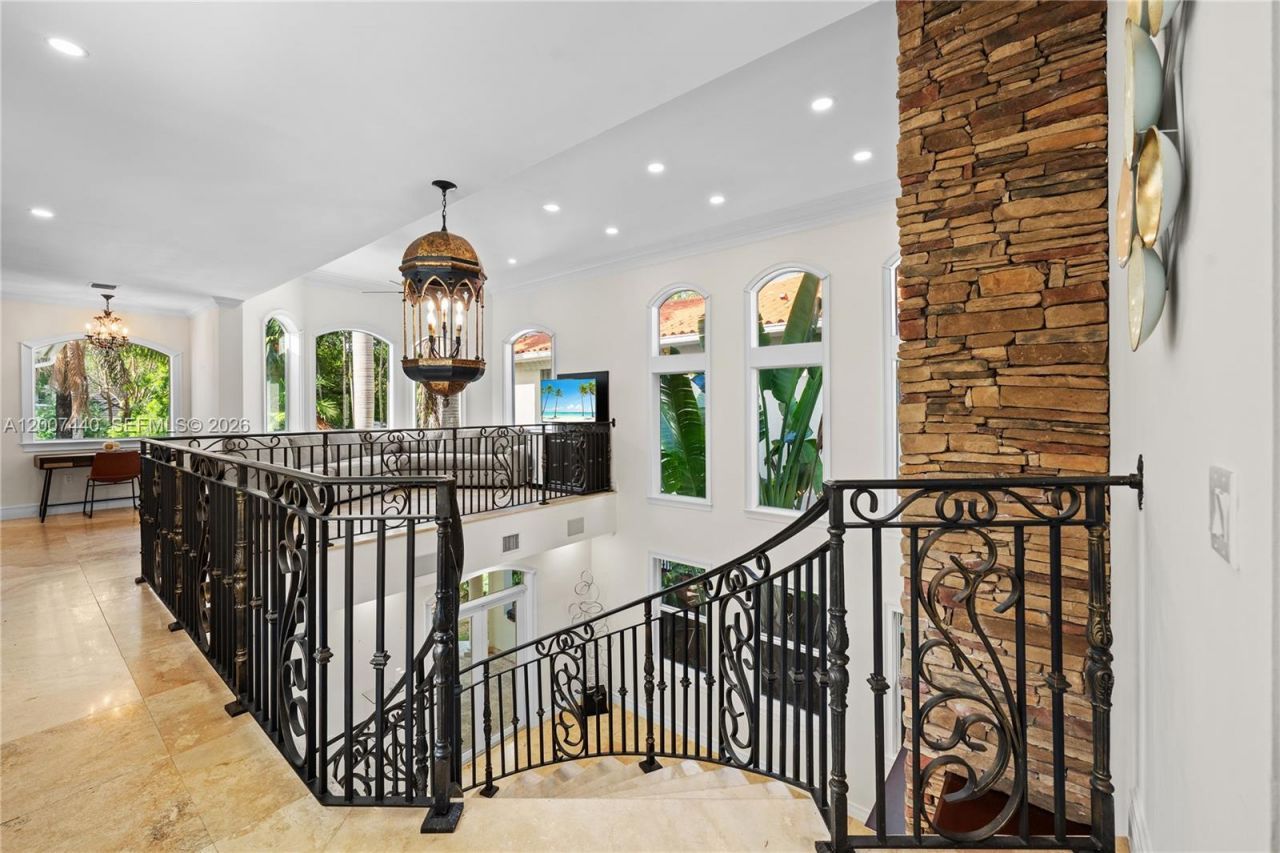 4065 Battersea Rd , Miami, FL 33133 Photo