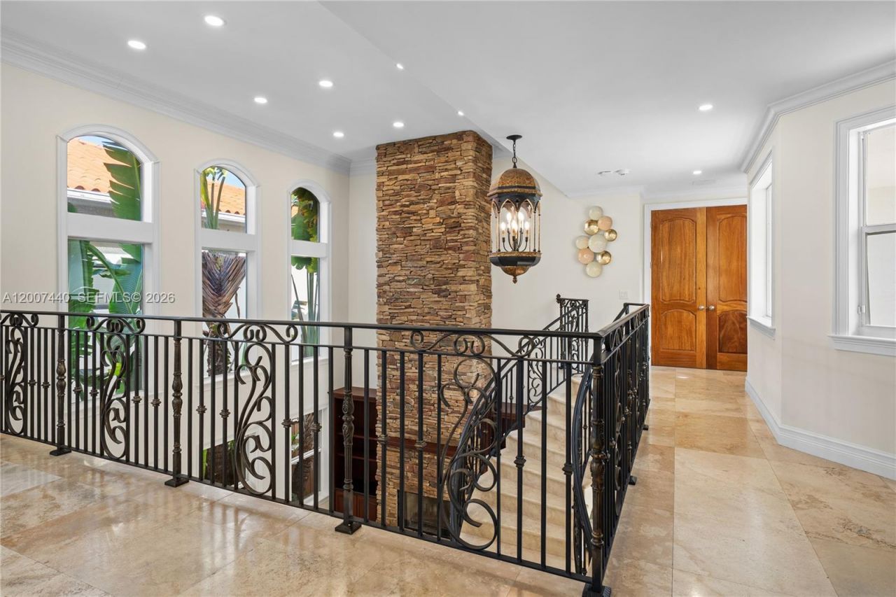 4065 Battersea Rd , Miami, FL 33133 Photo