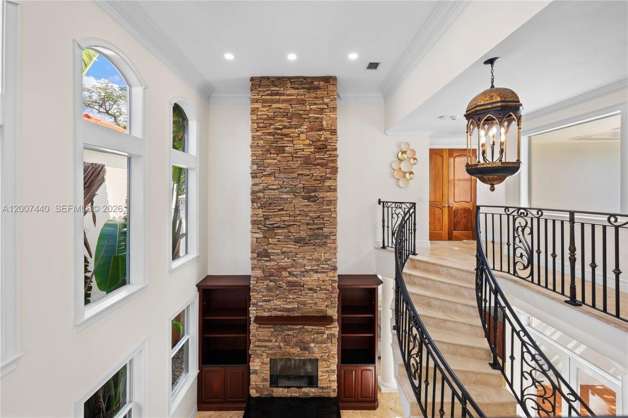 4065 Battersea Rd , Miami, FL 33133 Photo