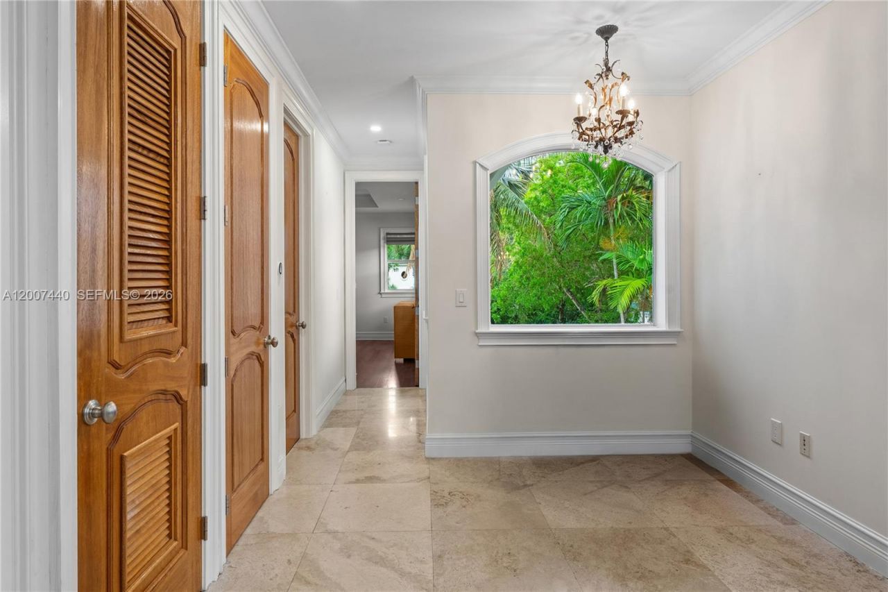 4065 Battersea Rd , Miami, FL 33133 Photo